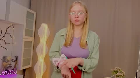 Alice - online show from April 1, 7:33 pm