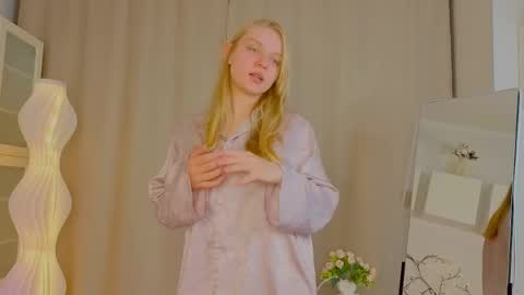 Alice - online show from April 19, 7:05 pm