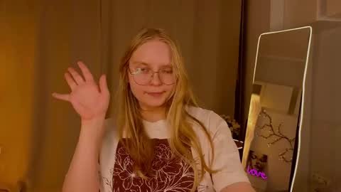 Alice - online show from April 12, 8:46 pm