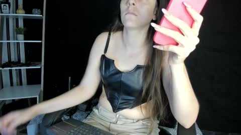 Snapshot of melisabostton_ chatting on October 21, 1:27 pm Melissa online show from October 21, 1:27 pm