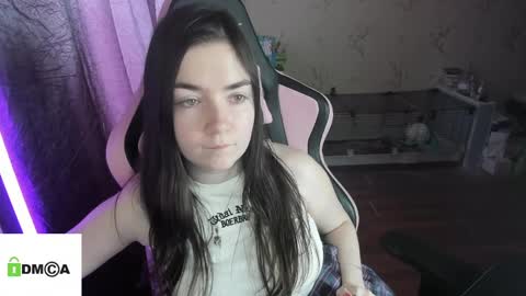 melisanilson online show from April 7, 4:47 am