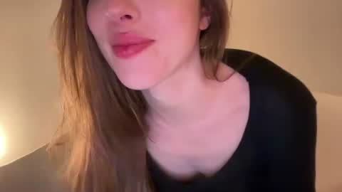 Melissa  Next live Dec 6st 2000 CET online show from June 24, 11:23 pm