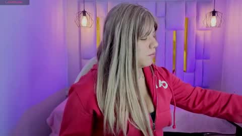 Lissa  online show from May 31, 11:53 am