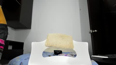 M E L I S S A  online show from November 26, 3:15 am