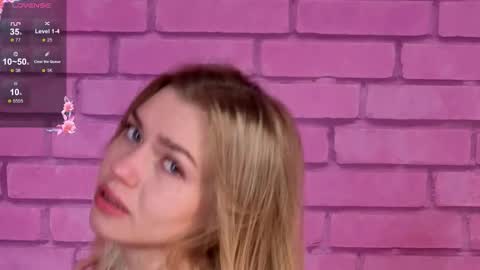 Snapshot of melissachristal chatting on October 14, 1:30 am Melissa online show from October 14, 1:30 am