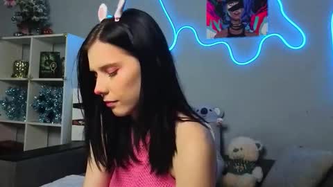 mellhyees online show from February 6, 5:37 pm