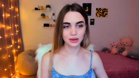 Snapshot of mellifluoustess chatting on February 1, 7:02 pm Tessa online show from February 1, 7:02 pm