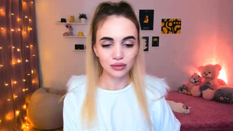 Snapshot of mellifluoustess chatting on December 25, 12:37 am Tessa online show from December 25, 12:37 am