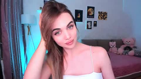 Snapshot of mellifluoustess chatting on March 9, 10:52 pm Tessa online show from March 9, 10:52 pm