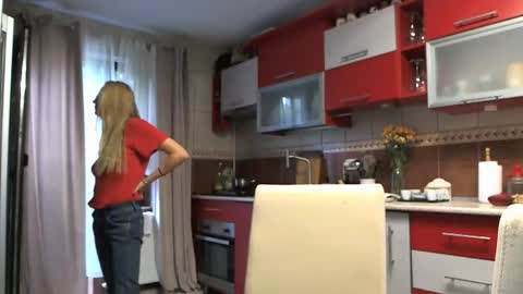 Melly online show from September 12, 7:21 am