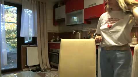 Melly online show from October 20, 6:40 am