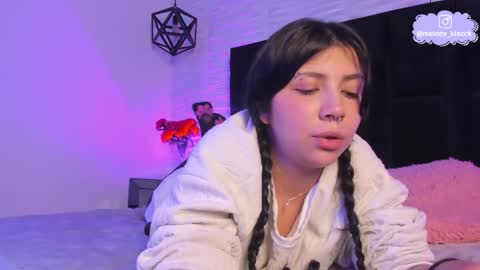 Melody online show from December 19, 11:00 pm