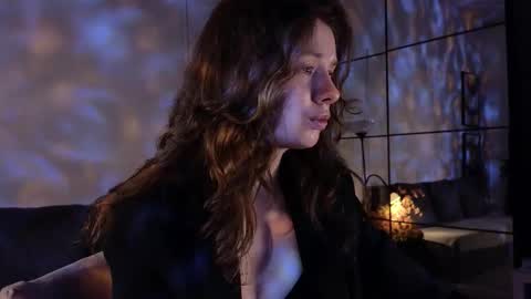 melody  online show from November 25, 4:06 pm