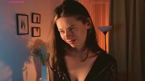 melody  online show from December 24, 4:30 pm