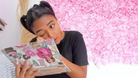 Melody online show from February 15, 9:24 pm