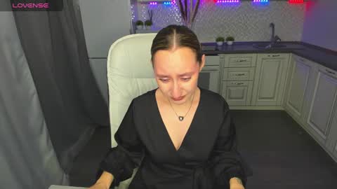 Kaylie online show from December 5, 4:37 am