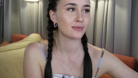 Melissa online show from March 18, 2:01 pm