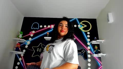  Memphis Williams  online show from March 10, 2:28 am