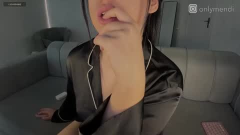 menndi online show from January 15, 9:23 pm