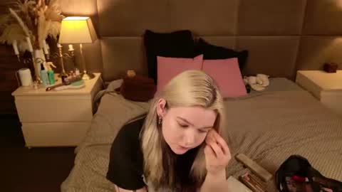 Ivy  online show from July 2, 5:23 am