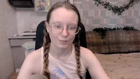 Snapshot of meowcr chatting on October 2, 1:21 pm meowcr online show from October 2, 1:21 pm