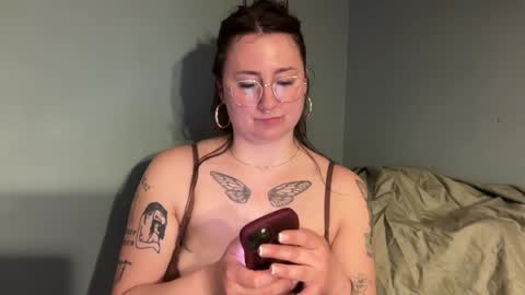 meowmaxx online show from April 17, 5:32 am