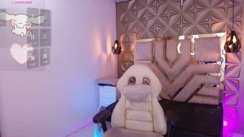    online show from October 7, 7:10 pm