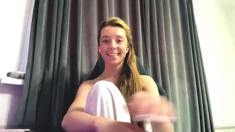 Mary online show from December 17, 8:10 am