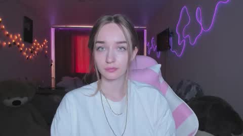 Sara online show from March 25, 1:51 pm