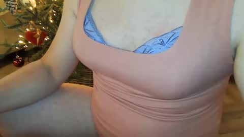 messyxdresser online show from December 2, 12:46 pm