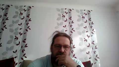 Snapshot of metallbuddy chatting on October 18, 7:56 am ask me online show from October 18, 7:56 am