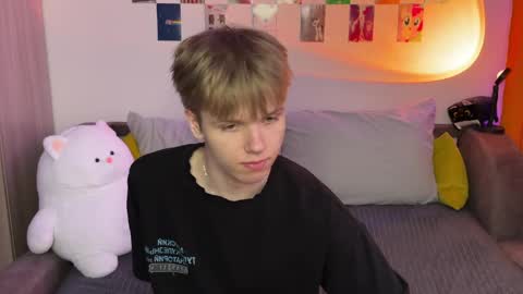 Arthur online show from May 6, 6:14 pm