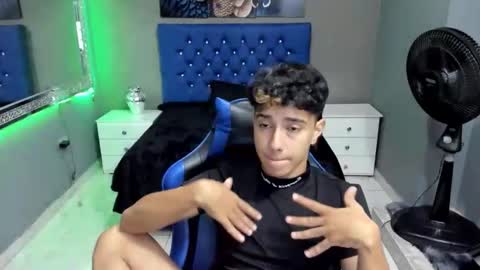 mexwilliams online show from December 5, 1:20 pm