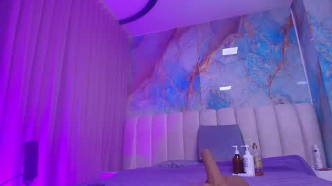 Emi online show from March 17, 7:19 pm