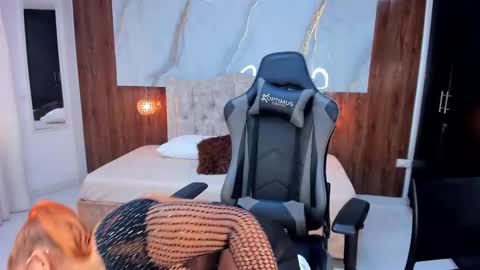 Violett online show from March 5, 9:48 pm