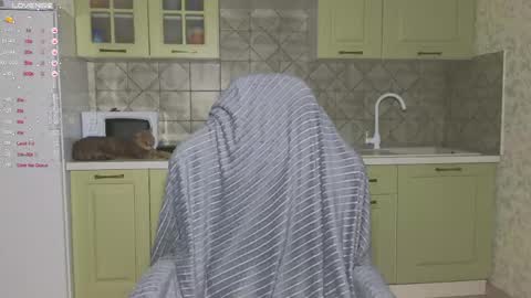 Mia online show from April 18, 7:58 pm