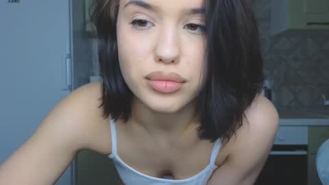 Mia online show from February 28, 1:37 am