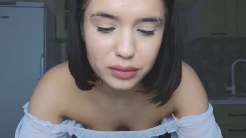 Mia online show from February 27, 3:51 am