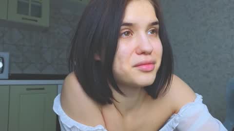 Mia online show from February 22, 1:11 am