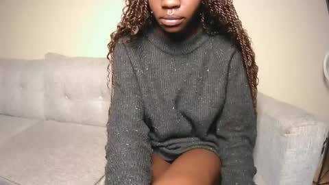 mia_bellie2 online show from May 18, 9:48 am