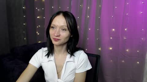 Mia online show from October 15, 2:26 am