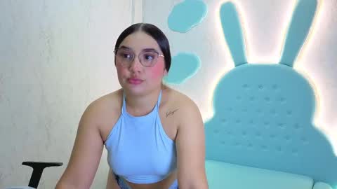 Snapshot of mia_cuttee chatting on October 3, 3:59 am Mia Cuttee online show from October 3, 3:59 am