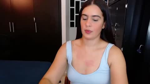 Mia online show from December 4, 2:25 am