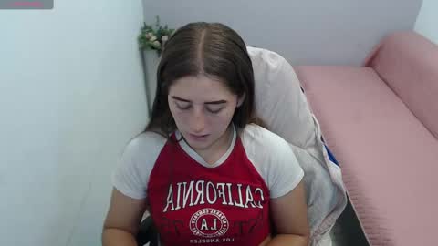 Mia online show from September 12, 1:57 pm