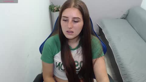 Mia online show from October 15, 1:45 pm