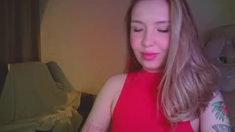 Mia online show from April 13, 8:35 pm