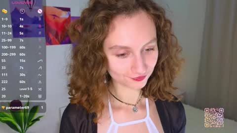Snapshot of mia_frizz chatting on October 6, 3:41 pm Mia online show from October 6, 3:41 pm