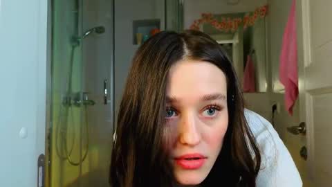 Mia online show from February 28, 5:37 am