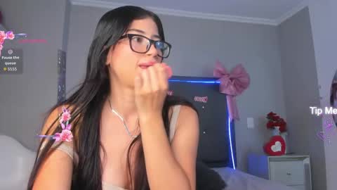 mia online show from March 23, 2:22 pm