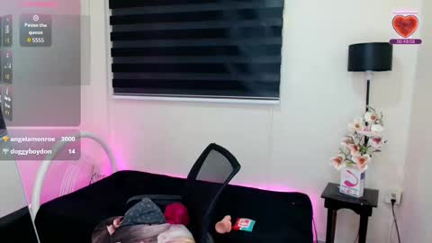 mia online show from September 28, 5:27 am